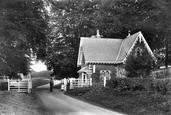 Savernake, Forest, Puthall Gate 1906, Savernake Forest
