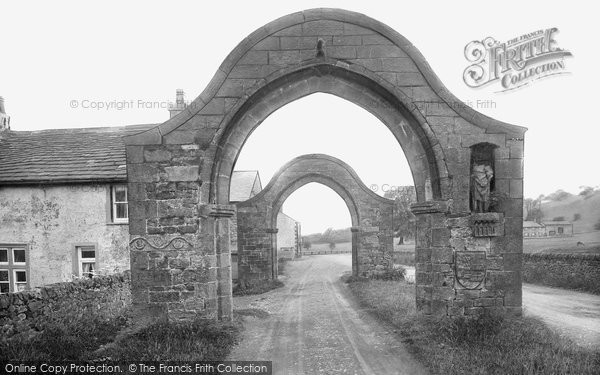 Photo of Sawley, Roman Arches 1921