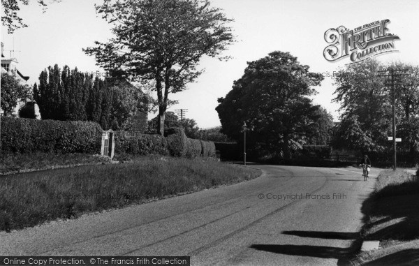 Photo of Scalby, Scarborough Road c.1965