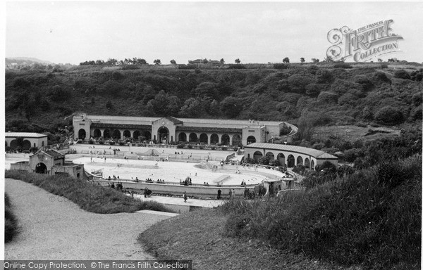 Photo of Scarborough, North Bay Bathing Pool c.1950