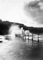 Rough Sea 1908, Scarborough
