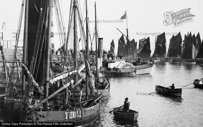Photo of Scarborough, The Pierhead  1890