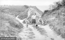 Cliff Walk c.1955, Scratby