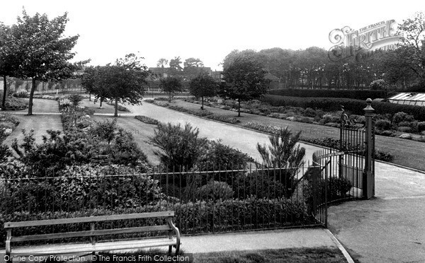 Photo of Scunthorpe, Sheffield Park c.1950