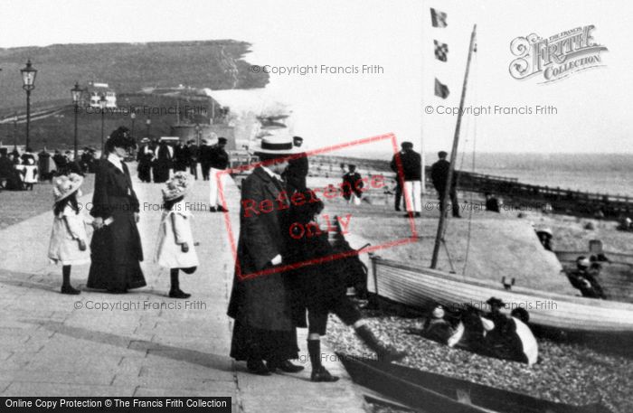 Photo of Seaford, Families On The Esplanade 1906