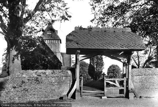 Photo of Seale, St Laurence's Church And Lychgate 1906