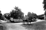 Village 1906, Seale
