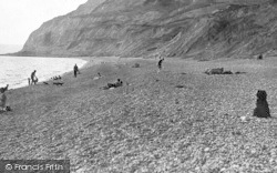 The Beach And Wear Cliffs c.1950, Seatown