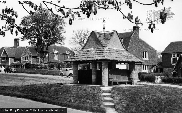 Photo of Sedlescombe, The Village Pump c.1955