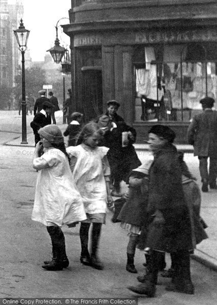Photo of Selby, Children In The Market Place 1913