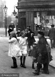Children In The Market Place 1913, Selby