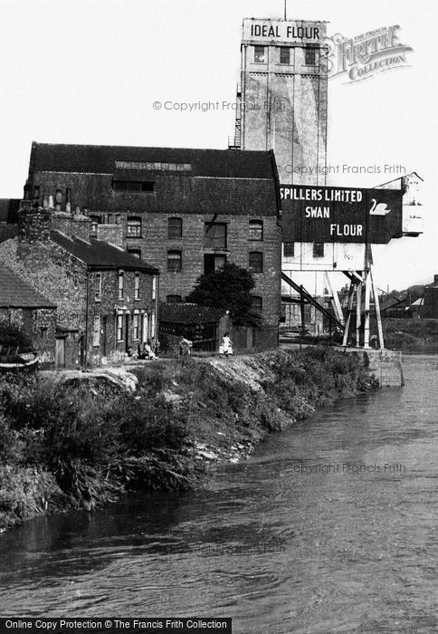 Photo of Selby, River Ouse, Ideal Flour Mills c.1955