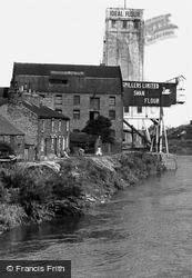 River Ouse, Ideal Flour Mills c.1955, Selby