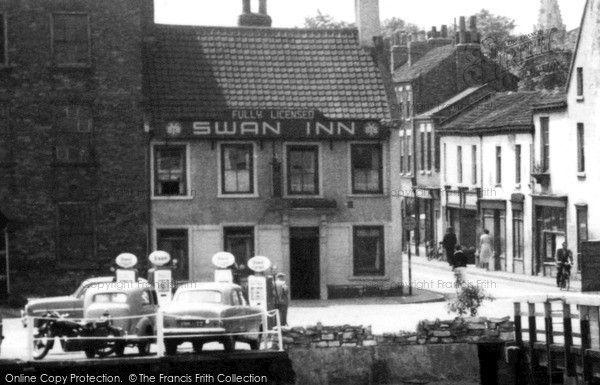 Photo of Selby, Swan Inn c.1960