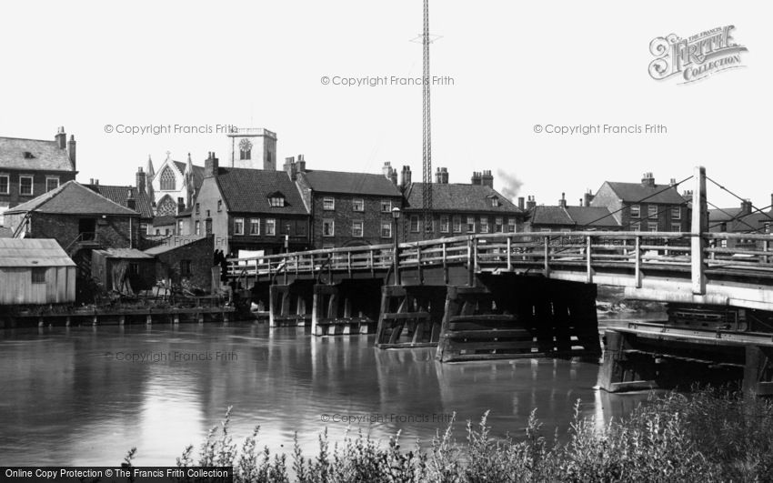 Selby, the Toll Bridge 1901
