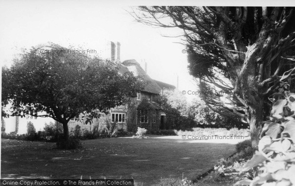 Photo of Selsey, The Thatched House, West Street c.1960