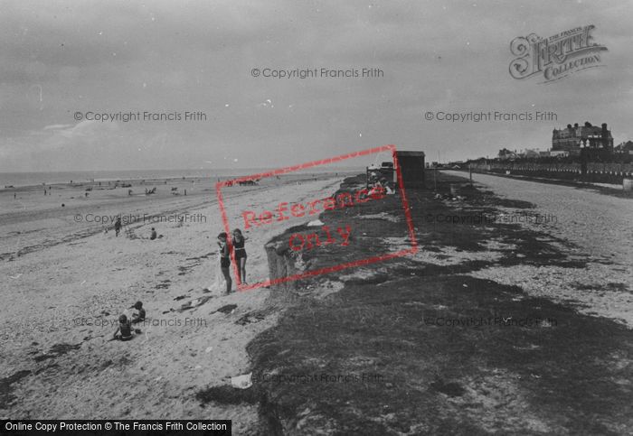 Photo of Selsey, West Beach 1930