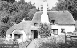 Thatched Cottages c.1960, Selworthy