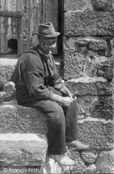 An Old Man 1928, Sennen Cove