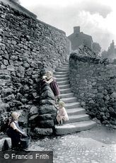 Settle, Castlebergh Wells and Steps 1924