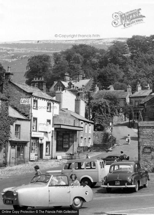 Photo of Settle, Constitution Hill, Reliant Robin Car c.1960