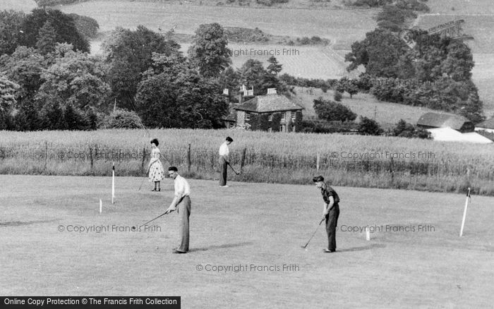 Photo of Sevenoaks, Woodlands Holiday Camp, Playing Golf c.1955