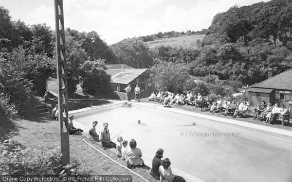 Photo of Sevenoaks, Woodlands Holiday Camp, The Swimming Pool c.1955
