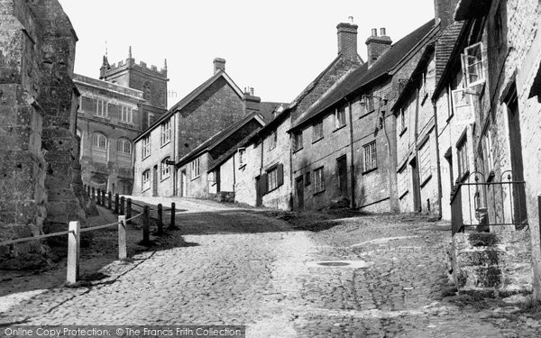 Photo of Shaftesbury, Gold Hill 1955