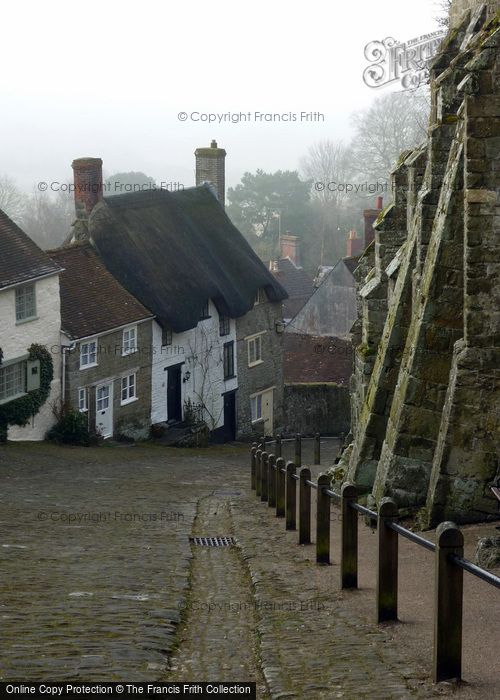 Photo of Shaftesbury, Gold Hill 2010