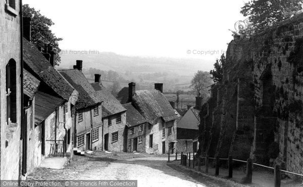 Photo of Shaftesbury, Gold Hill c1955