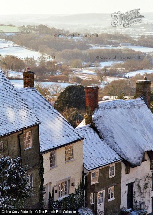 Photo of Shaftesbury, Gold Hill In Winter 2004