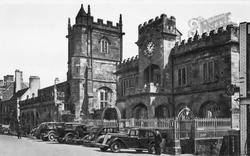 St Peter's Church And Town Hall c.1950, Shaftesbury