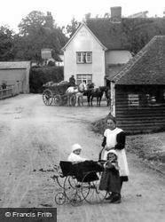 Looking After Children, Braintree Road 1909, Shalford