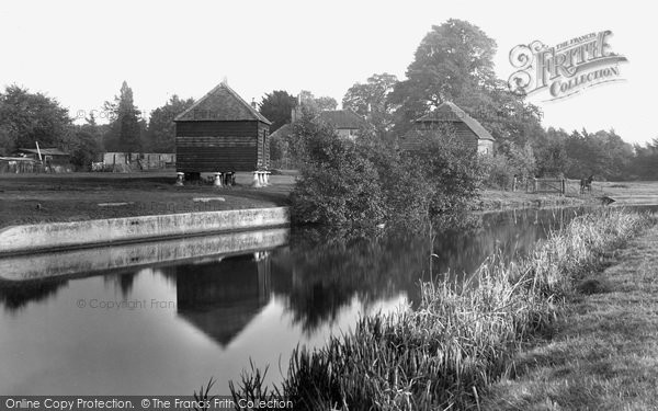 Photo of Shalford, The Wharf 1933