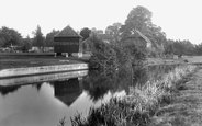 The Wharf 1933, Shalford