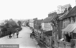 1906, Shalmsford Street