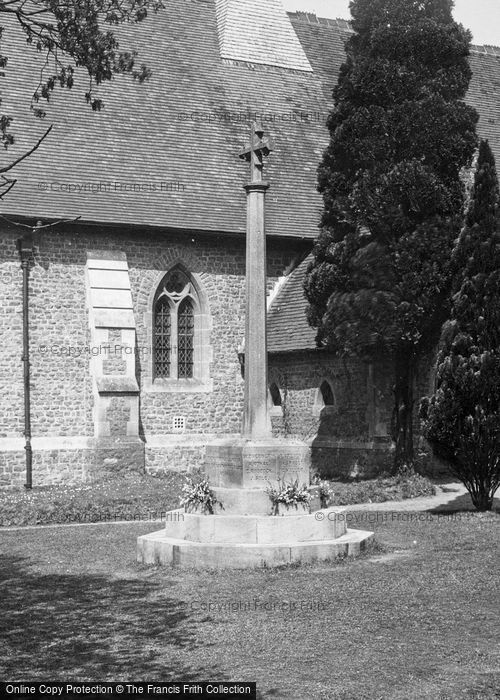 Photo of Shamley Green, War Memorial 1939
