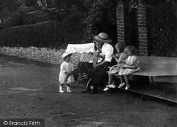 Family 1913, Shanklin