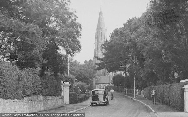 Photo of Shanklin, Queen's Road And St Saviour's Church c.1950