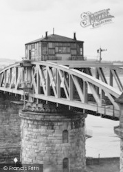 Signal Box, Severn Railway Bridge c.1955, Sharpness