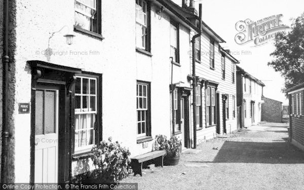 Photo of Sheering, Queens Head And Passage c.1960