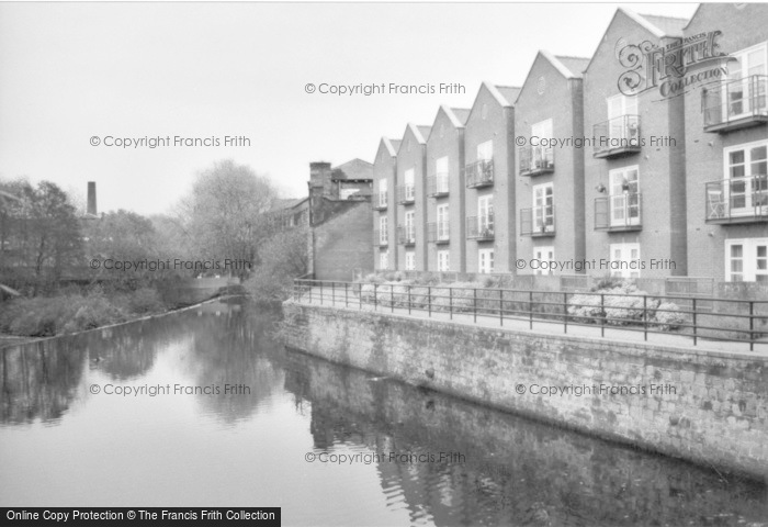 Photo of Sheffield, Apartments On The River Don 2005