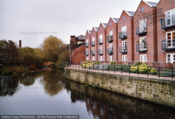 Photo of Sheffield, Apartments On The River Don 2005