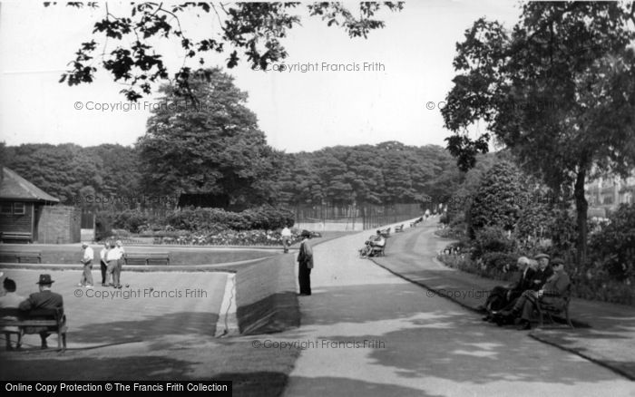 Photo of Sheffield, Bowling Green And Tennis Courts, Graves Park c.1955