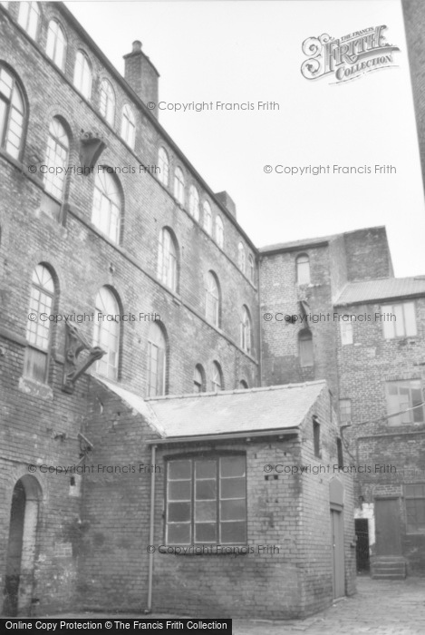 Photo of Sheffield, Butcher's Wheel, Arundel Street 2005