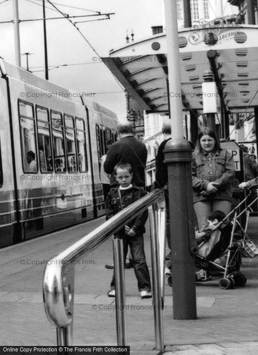 Photo of Sheffield, Children At Tramstop 2005
