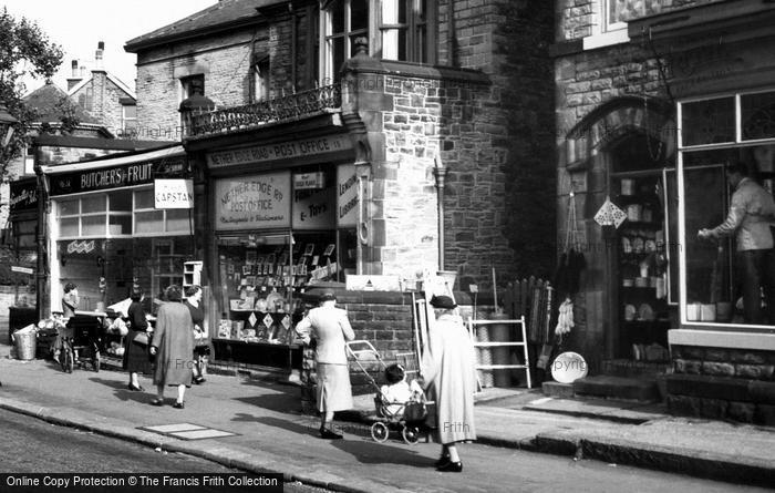 Photo of Sheffield, People On Nether Edge Road c.1955