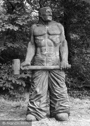 Steel Giant Sculpture, Bowden Housteads Wood 2005, Sheffield