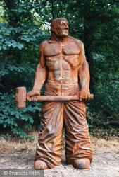 Steel Giant Sculpture, Bowden Housteads Wood 2005, Sheffield