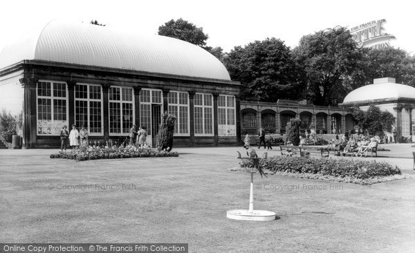 Photo of Sheffield, The Aviary, Botanical Gardens c.1965
